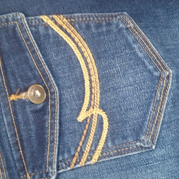 St John's Bay Women's Bermuda Shorts Size 12 - Picture 4 of 9